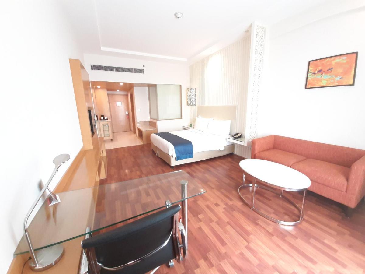 Holiday Inn Amritsar Ranjit Avenue By Ihg Экстерьер фото